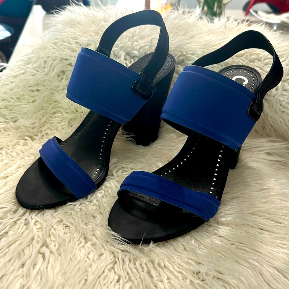 Beautiful Ladies Blue and Black Thick Square Heel. Great Condition.